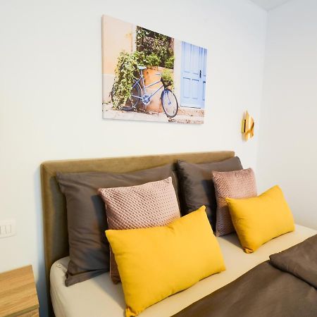 Apartment Grey&Yellow ザダル エクステリア 写真