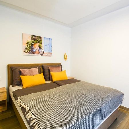Apartment Grey&Yellow ザダル エクステリア 写真
