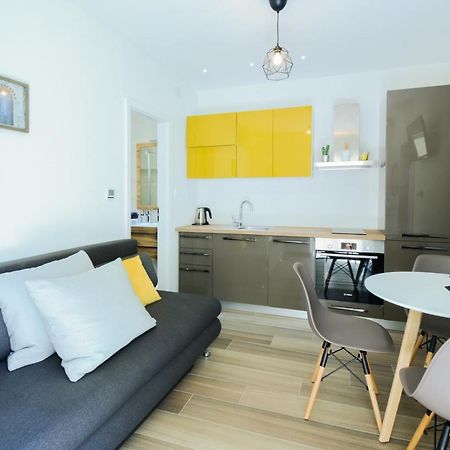 Apartment Grey&Yellow ザダル エクステリア 写真
