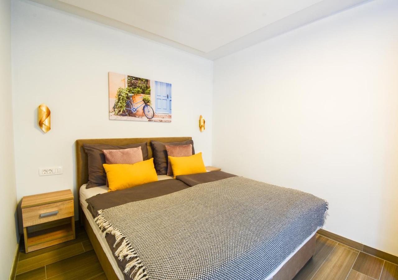 Apartment Grey&Yellow ザダル エクステリア 写真